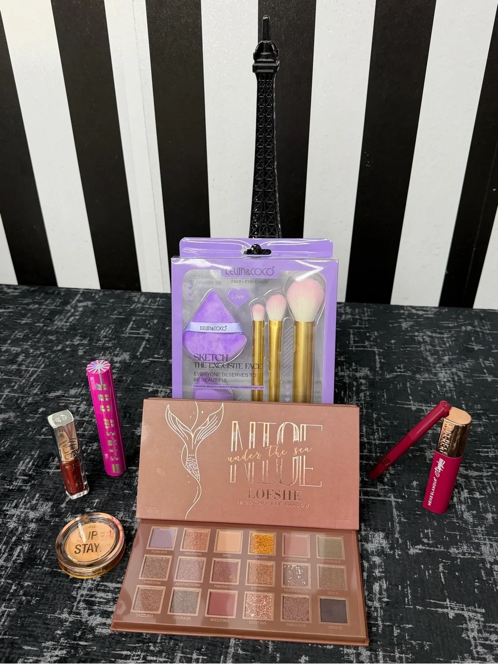 'Under the Sea' 18-Color Eyeshadow Palette - Rose Gold